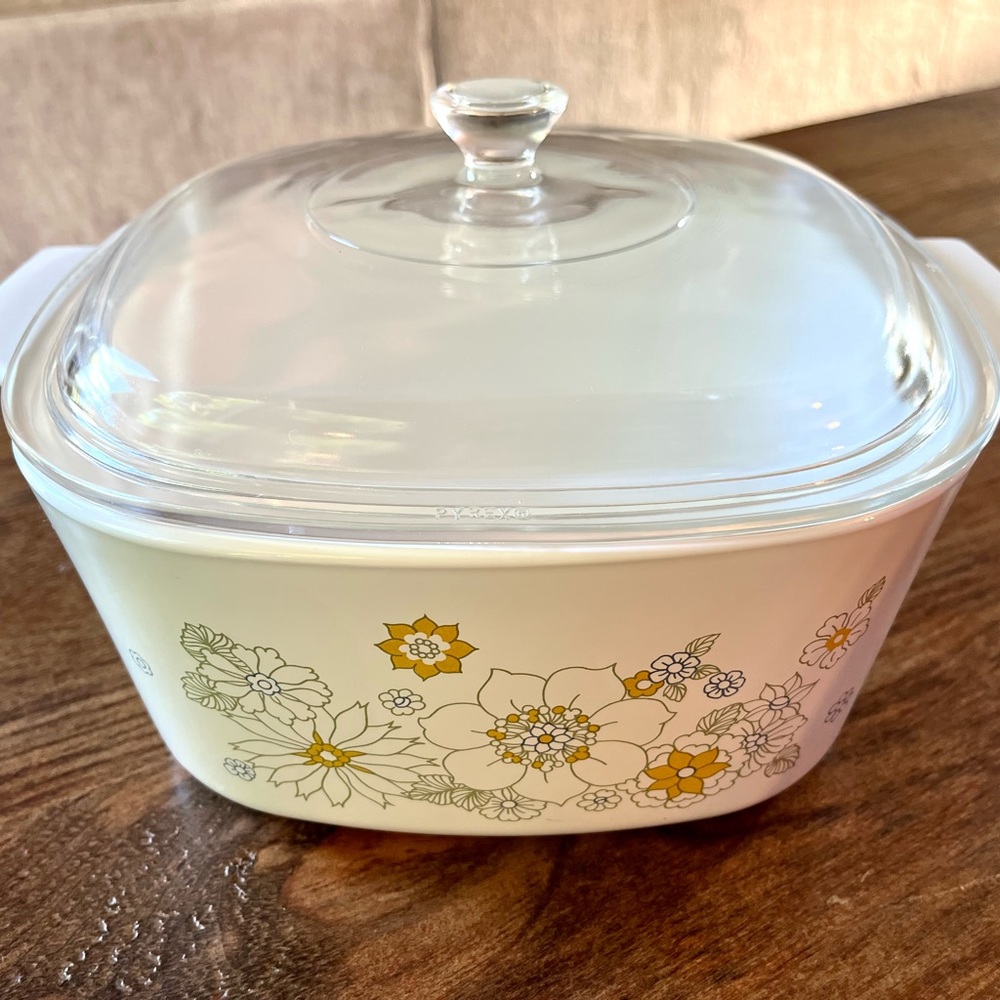 Vintage Corning Ware Floral Bouquet P-2-1/2-B Square Casserole with Lid 2.5 Qt